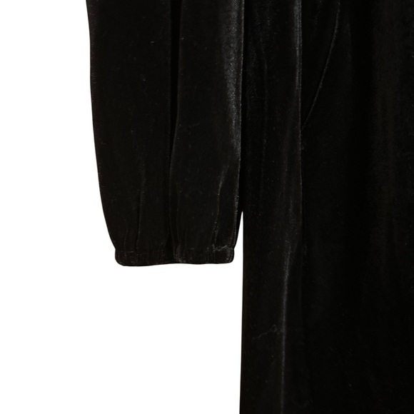 NWT Copper Key Black Long Sleeve Velvet Romper - Size M - Picture 9 of 16